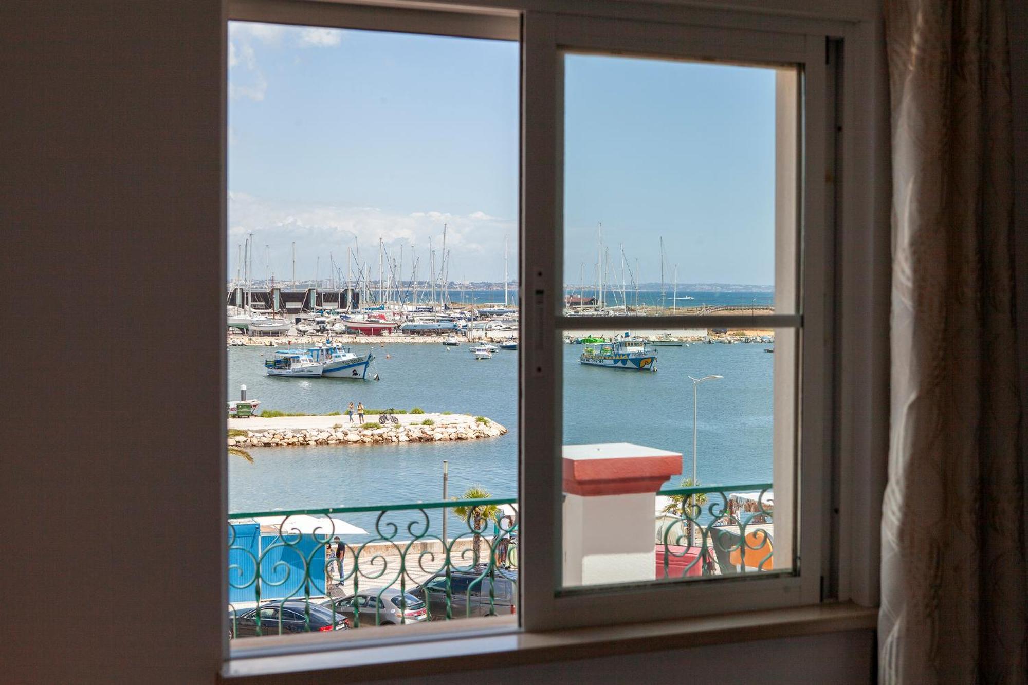 B37 - City Central Door Apartment Lagos Esterno foto